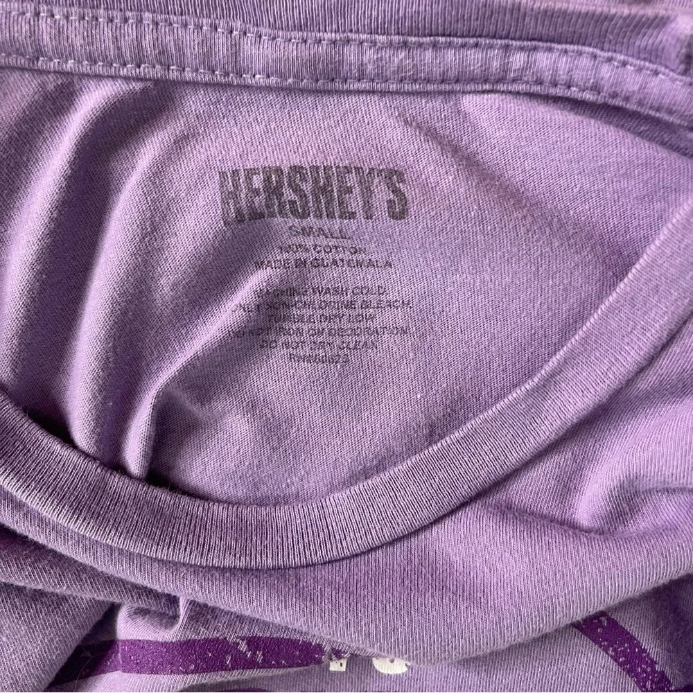 Hershey’s “Chocolate World” Established 1973 Graphic Tee – Size Small (NWOT)